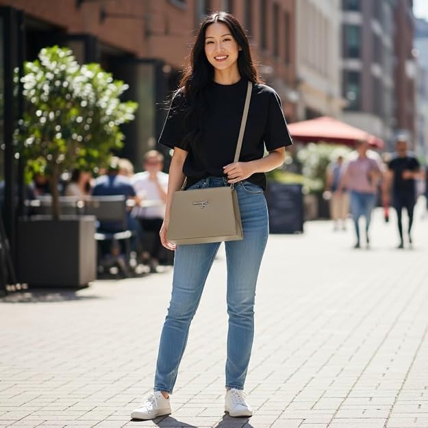 Elegant Structured Crossbody Bag